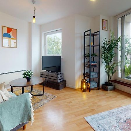 Cozy Hackney Apartment Londen Buitenkant foto